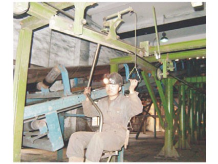 靜態(tài)上、下車裝置